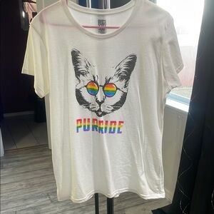 Ost Red and White Short Sleeve Tee with Artistic Cat Design